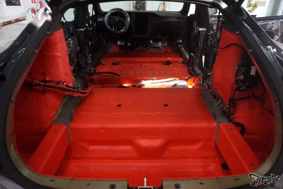 Tesla Model S P100D. Комплексная шумоизоляция салона!